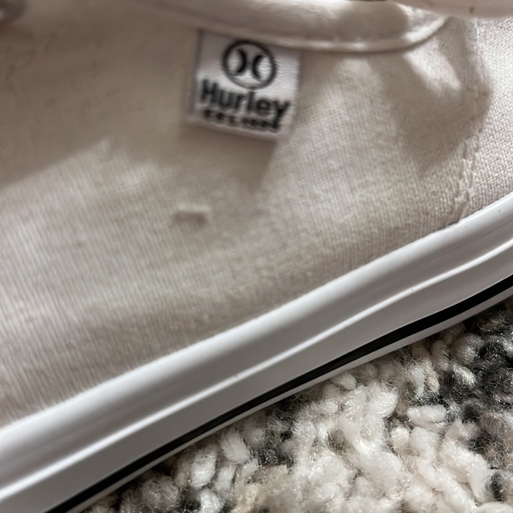 Women’s white Hurley shoes, athletic shoes carrie excellent used condition - Picture 2 of 6